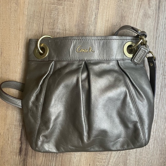 Coach Handbags - Good coach crossbody bag